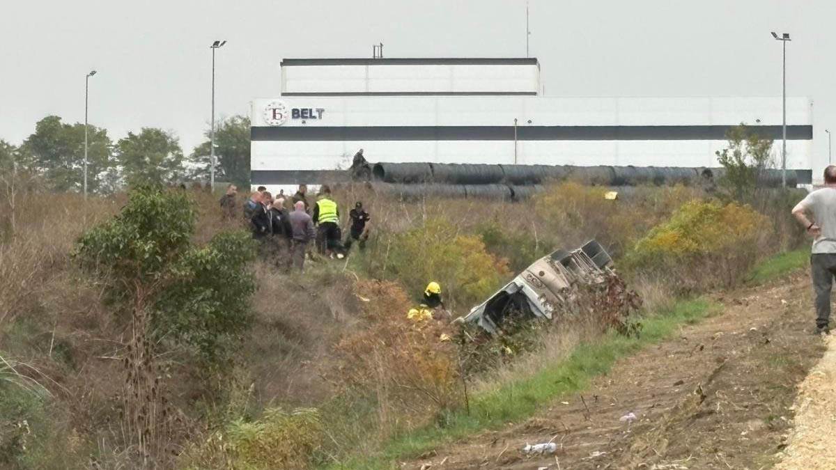  MUP Srbija o nesreći kod Sremske Mitrovice, poginule dvije osobe, ogroman broj povrijeđenih 