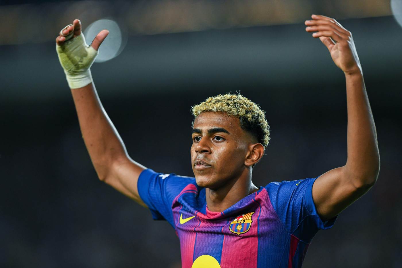  Lamin Jamal prestaje da dijeli autograme: Potpisaće poseban ugovor, razlog je razbjesnio mnoge 