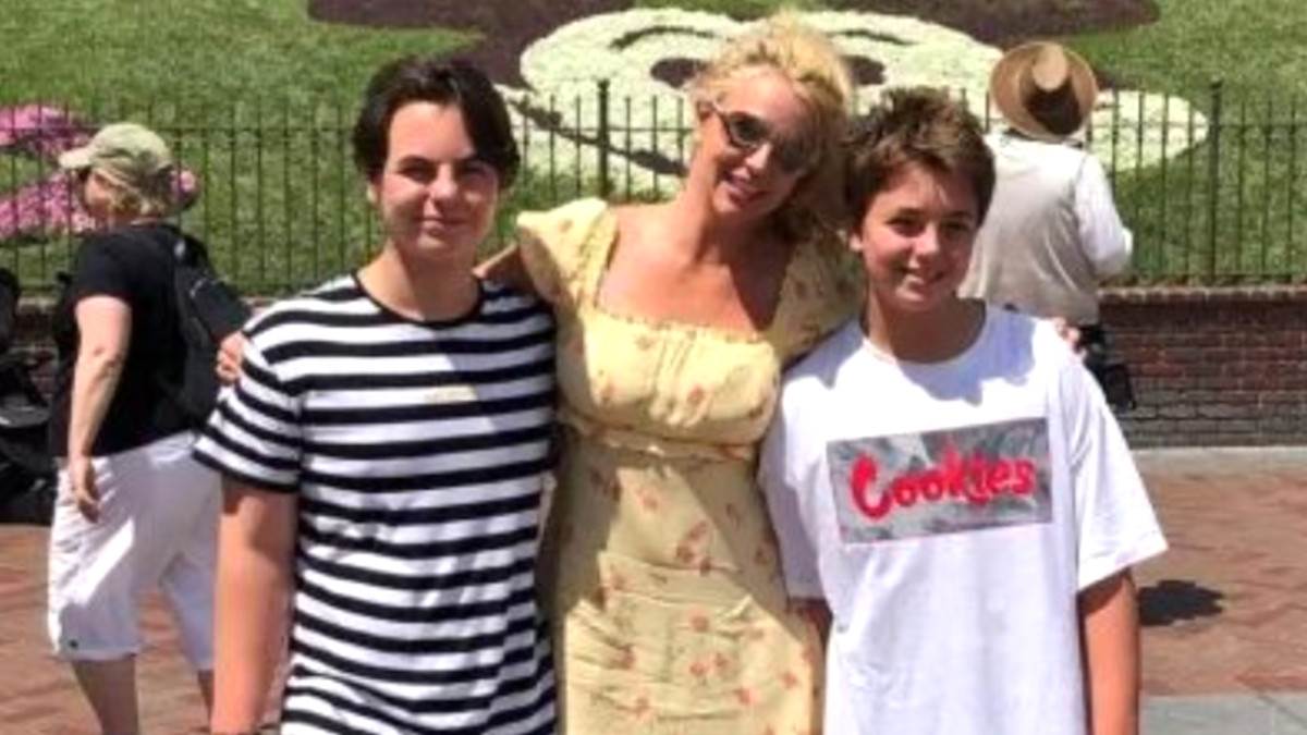  Bivši tvrdi da je Britni s nožem u ruci gledala sinove 