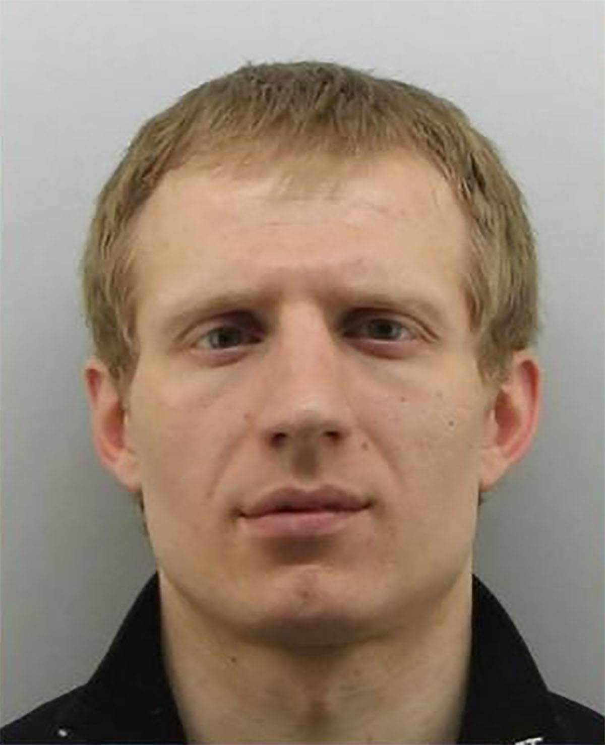  Naoružan muškarac napravio sačekušu u kući žrtava 