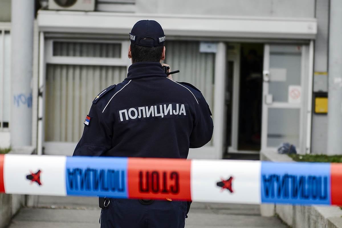  Vuk udarao suprugu (28), pa joj zario nož u vrat: Detalji stravičnog pokušaja ubistva u Obrenovcu 