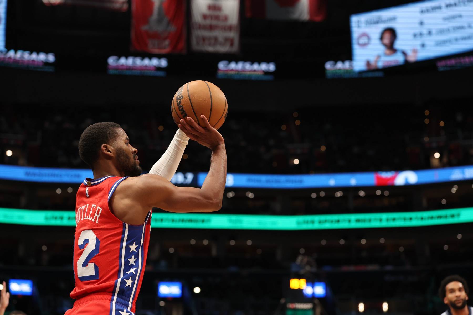  Batler potpisuje ugovor sa Olimpijakosom  