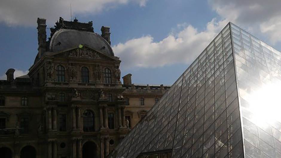  Uhapšena dva muškarca zbog filmske pljačke u Luvr 