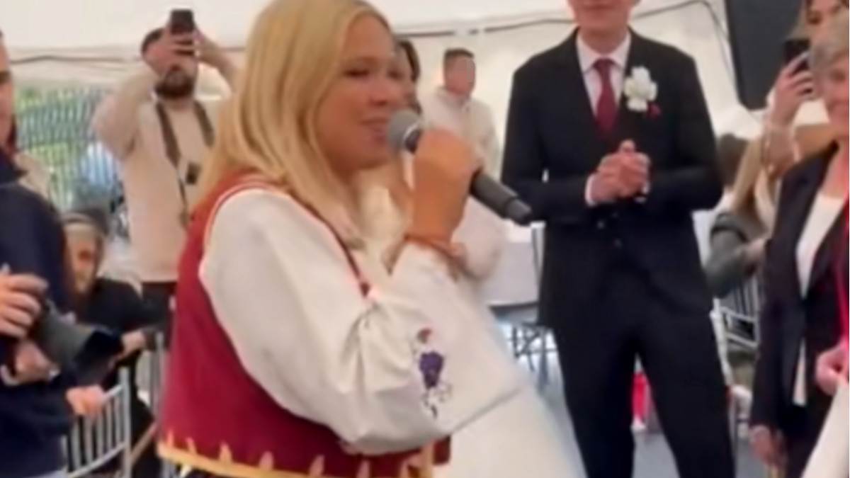  Trudna Milica Todorović zapjevala pod šatorom 