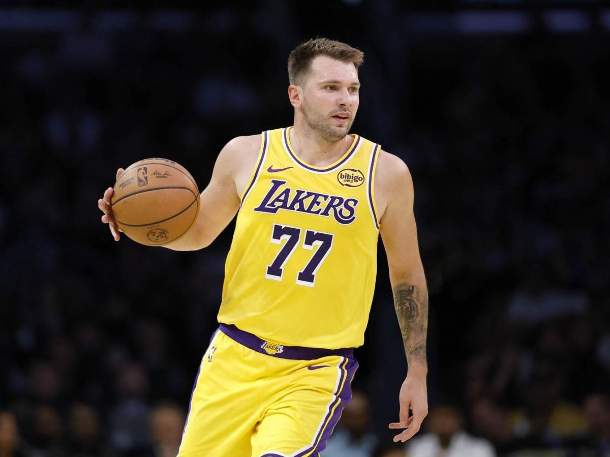  Luka Dončić uništio "novog Džordana": Ubacio mu 49 poena i dabl-dabl, pokazao ko je gazda 