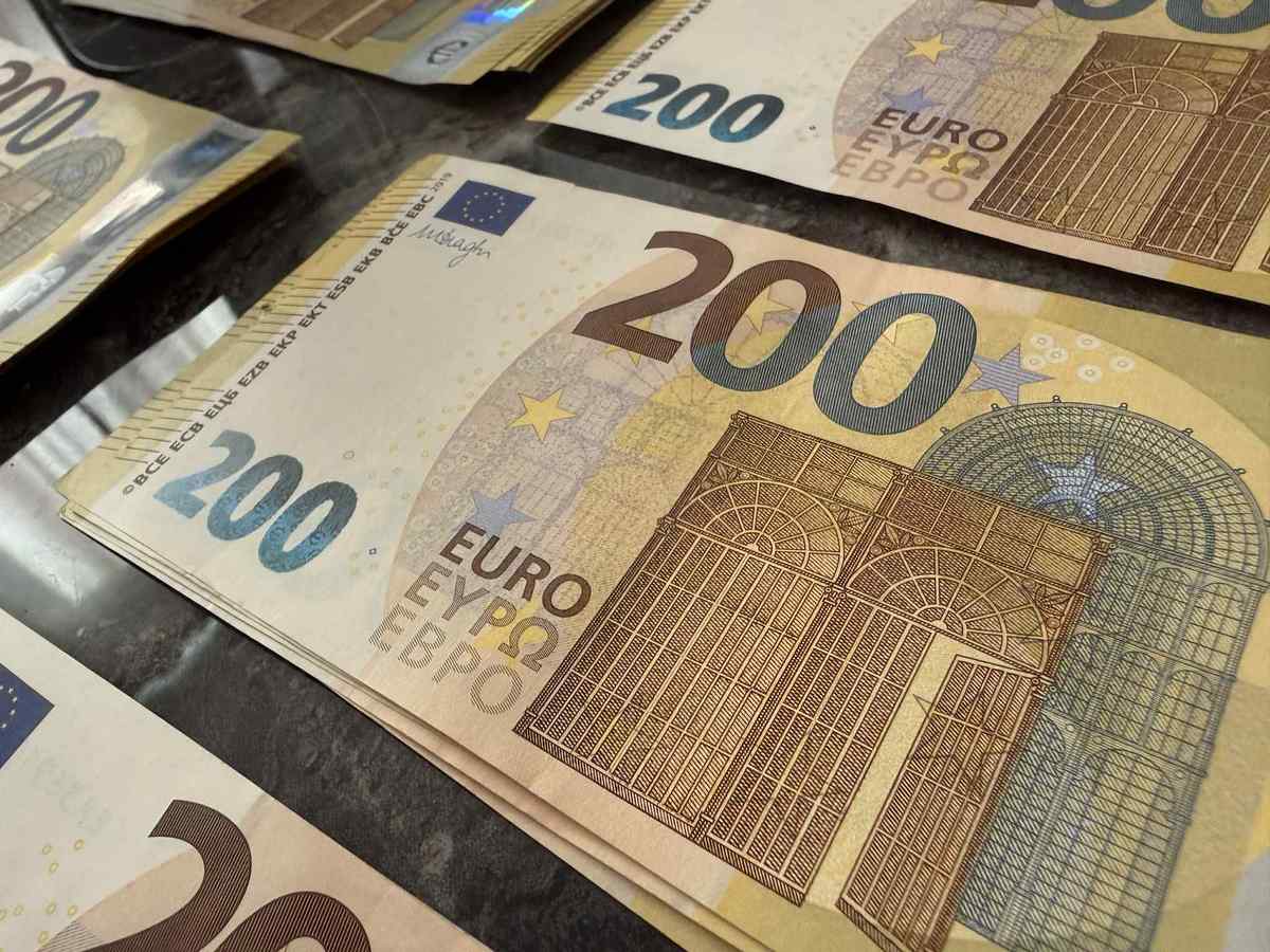 Iz budžeta Podgorice plaćeno 65,8 hiljada eura za rad partija: najviše novca DPS-u | Info Iz budžeta Podgorice plaćeno 65,8 hiljada eura za rad partija: najviše novca DPS-u | Info