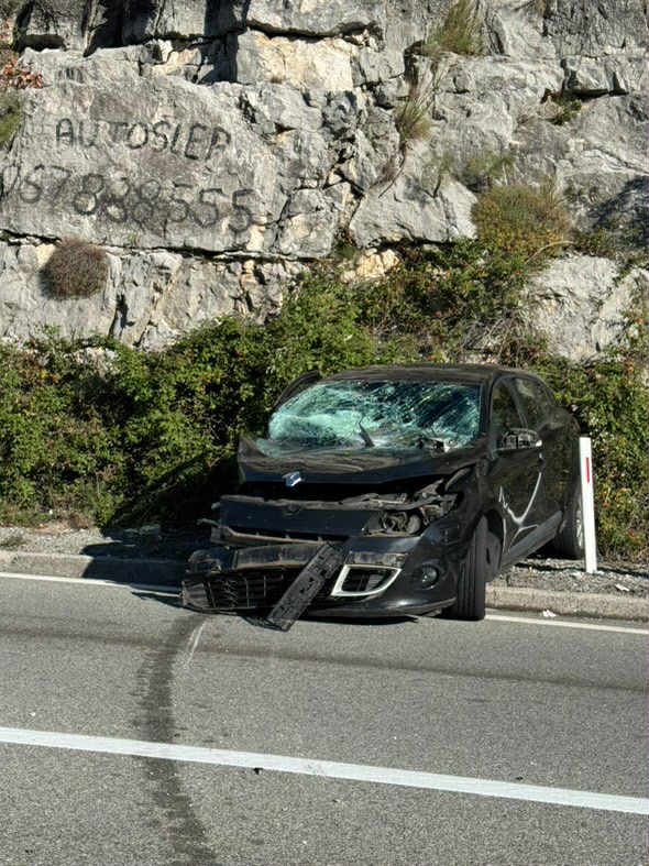  Saobraćajna nezgoda na putu Cetinje - Podgorica: Više povrijeđenih, među kojima i jedno dijete 
