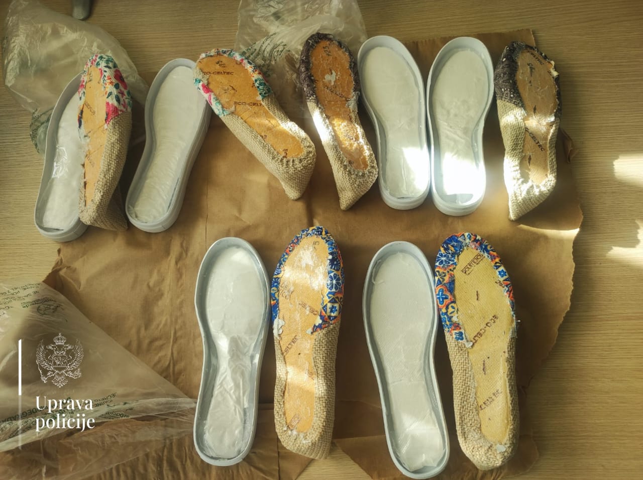  U obući i stanovima u Podgorici i Beranama zaplijenjeno više od pola kilograma droge i 444 tableta  