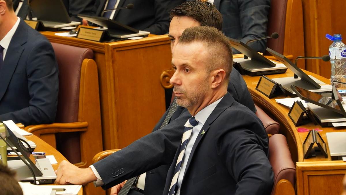 Nikšićanin pod mjerama prismotra zbog prijetnji Borisu Bogdanoviću | Info Nikšićanin pod mjerama prismotra zbog prijetnji Borisu Bogdanoviću | Info