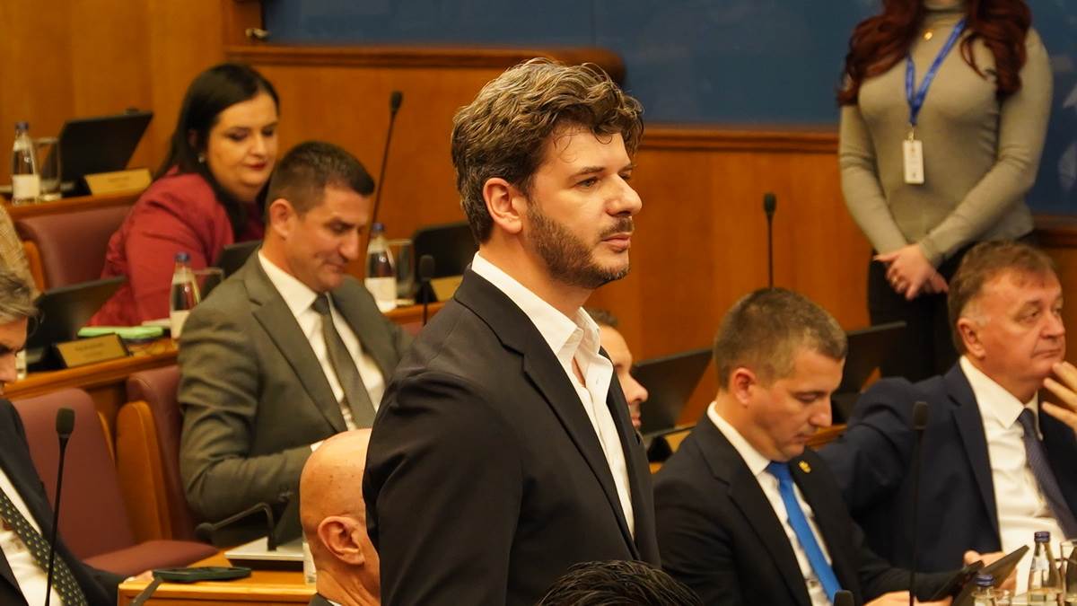 Odluka o odgađanju sjednice Skupštine donesena je bez PES Info Odluka o odgađanju sjednice Skupštine donesena je bez PES Info