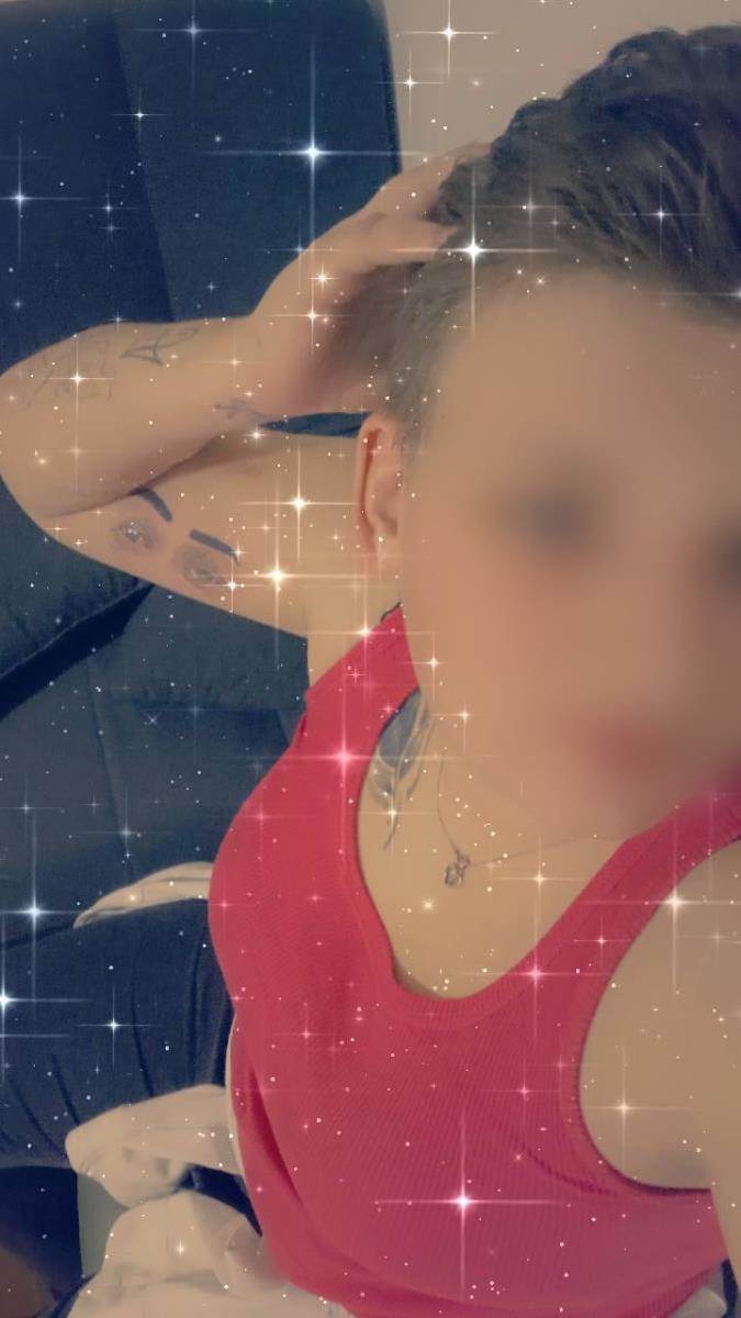  Pijana nožem napala policajca u stanici u Beogradu: Saslušana Bosanka osumnjičena za pokušaj ubistva 