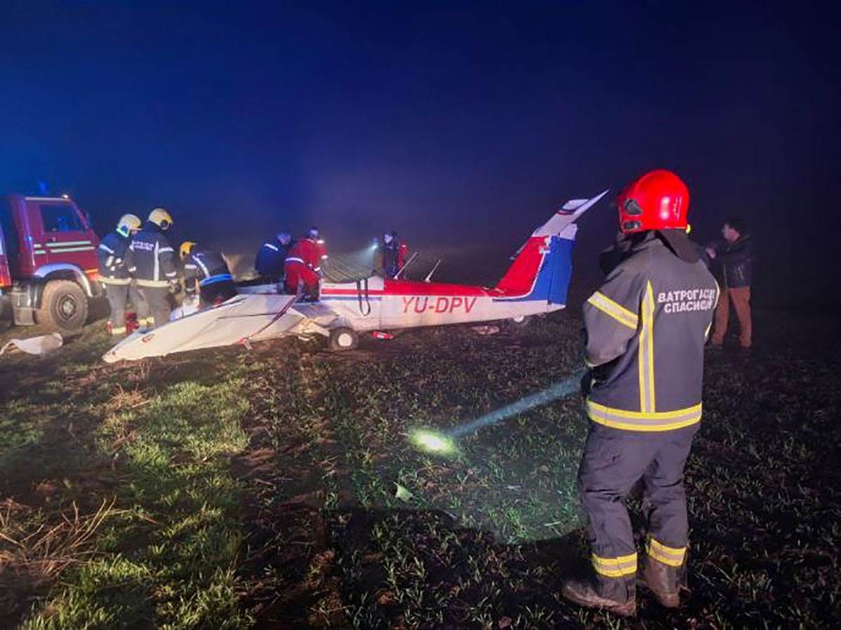  Ovo je avion koji je pao kod Subotice: Poginula jedna osoba, prve slike sa mjesta nesreće (Foto) 
