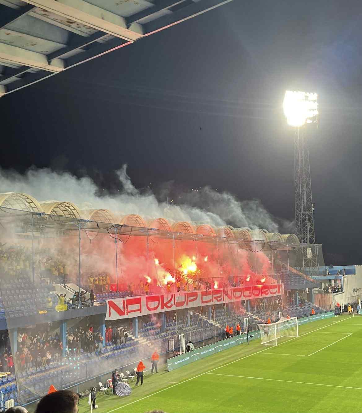  crnogorski navijači 
