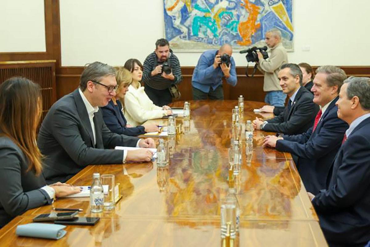  Oglasio se Vučić nakon sastanka sa kongresmenima: Pitanje NIS-a jedna od glavnih tema 