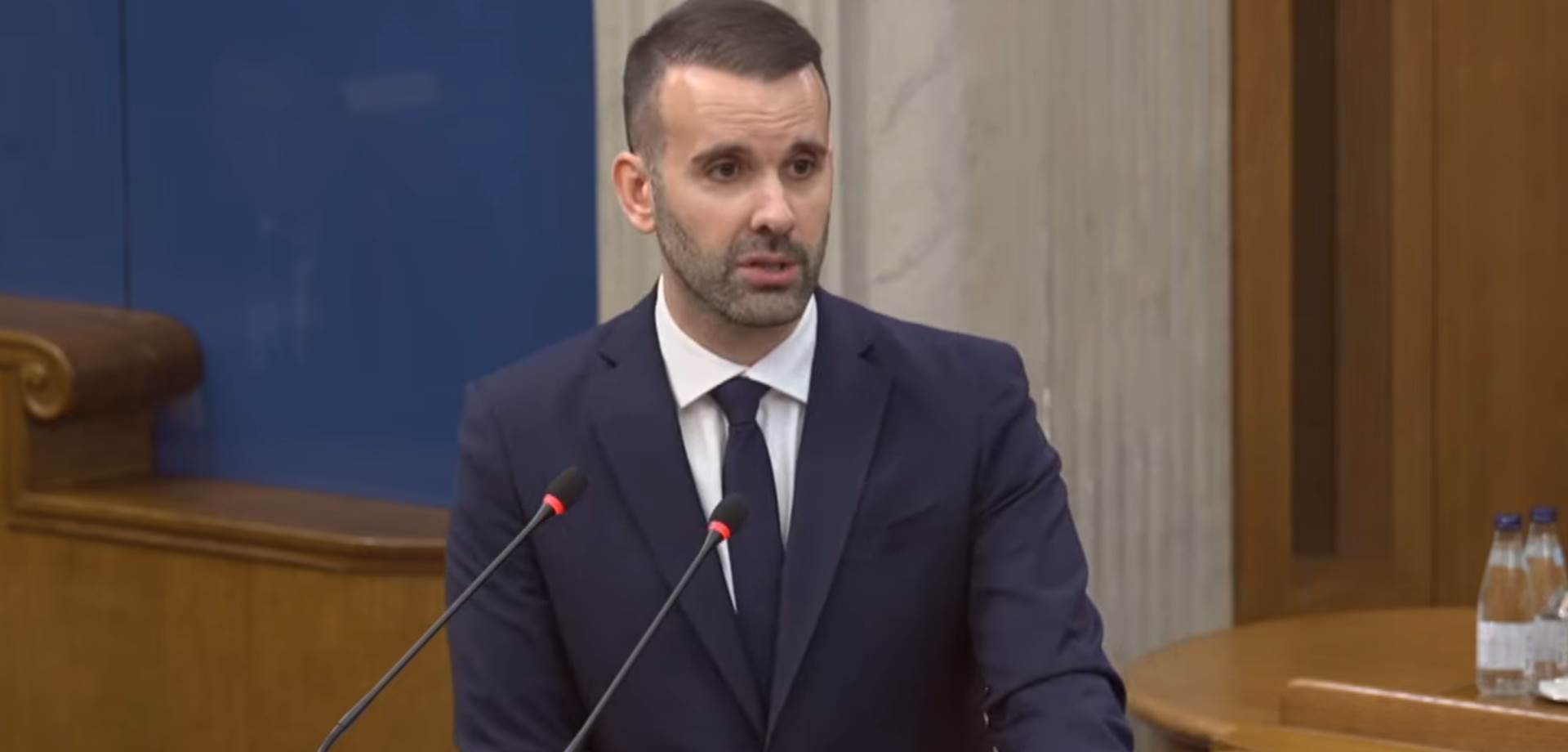 Početak radova na ugovoru odgođen je na zahtjev Francuske i nekih drugih članica Info-a Početak radova na ugovoru odgođen je na zahtjev Francuske i nekih drugih članica Info-a