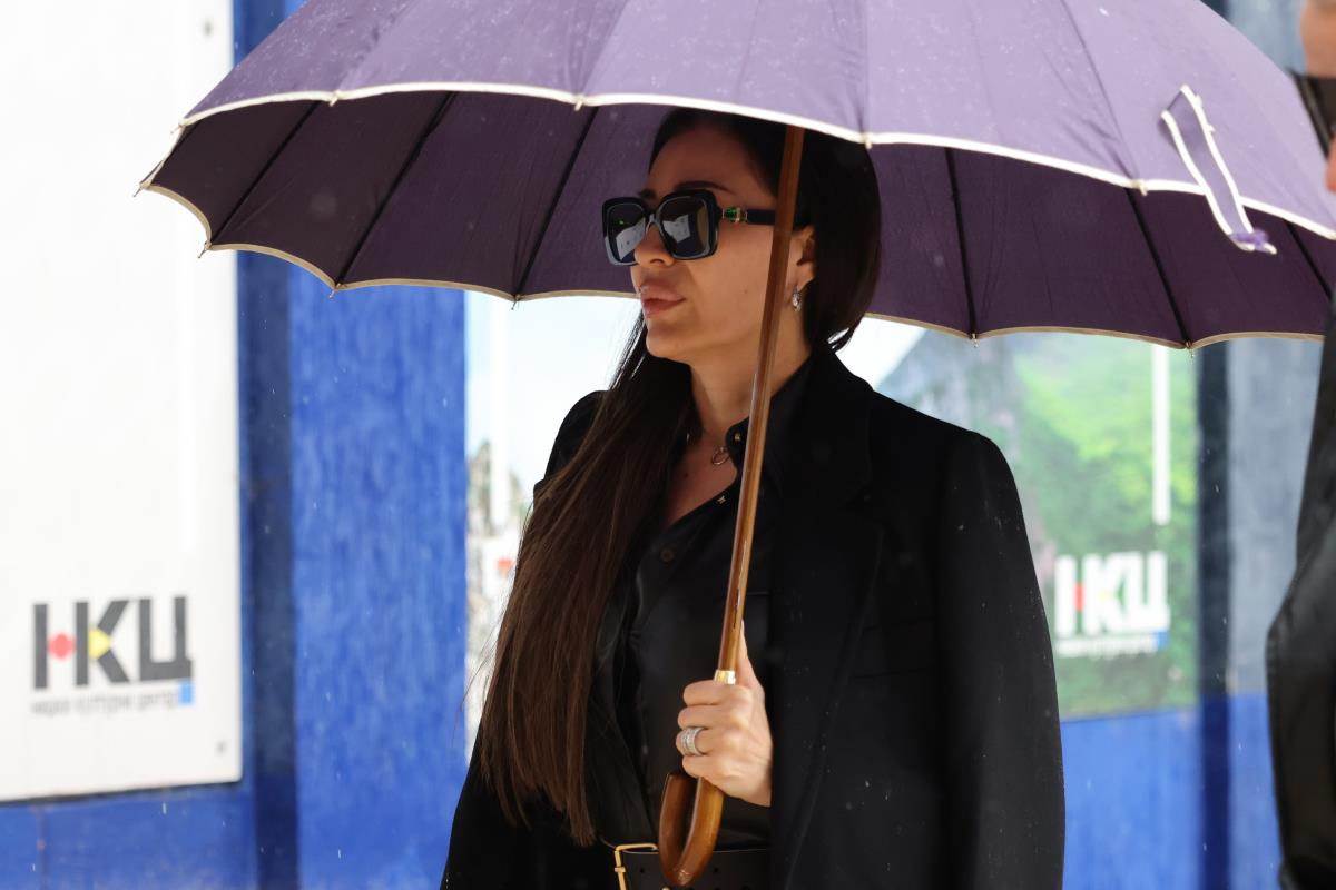  Šta se desilo kada se Ceca prvi put srela sa Arkanovim ubicom: Pljunula ga u lice, pa nastao haos, o 