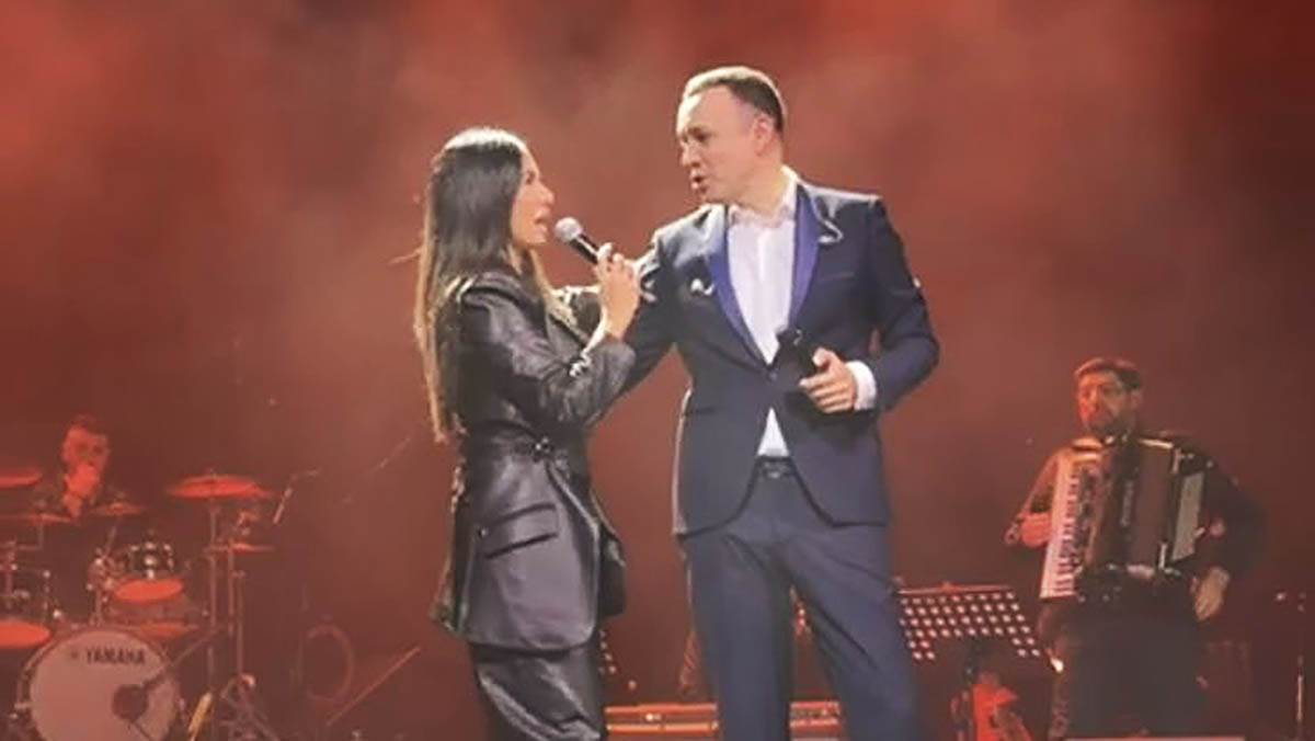  Tanja Savić iznenadila Baneta Mojićevića na njegovom koncertu 