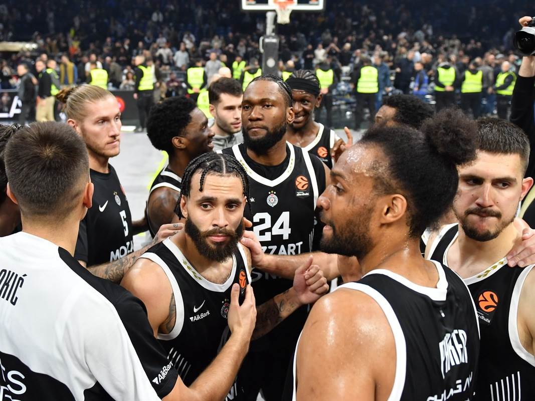  Poslije ove scene Vašington odlazi iz Partizana 