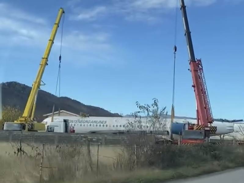  Posljednji avion Montenegro Airlinesa pretvara se u tematski restoran u Tološima 