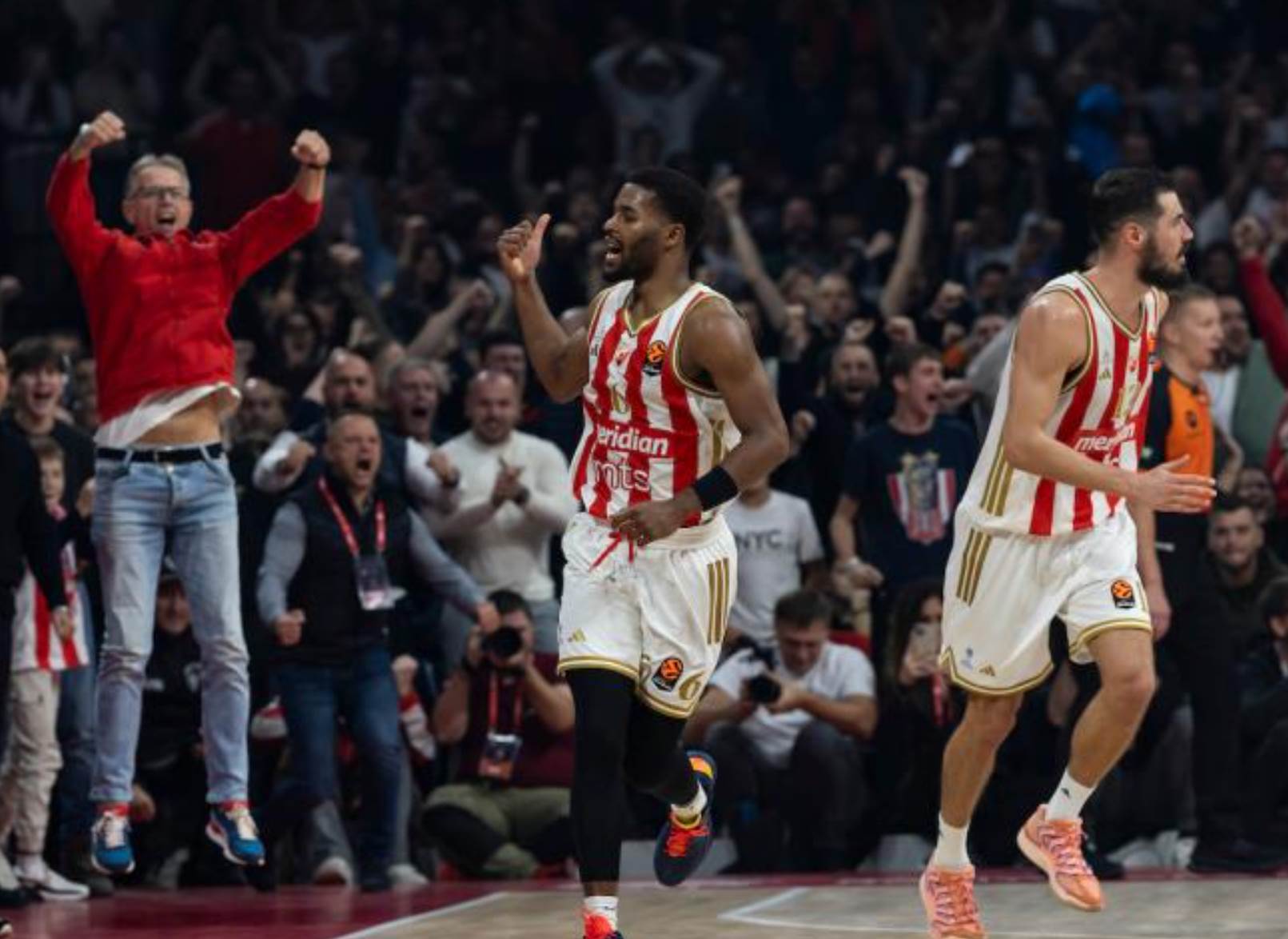  Crvena zvezda dobija pojačanje? 