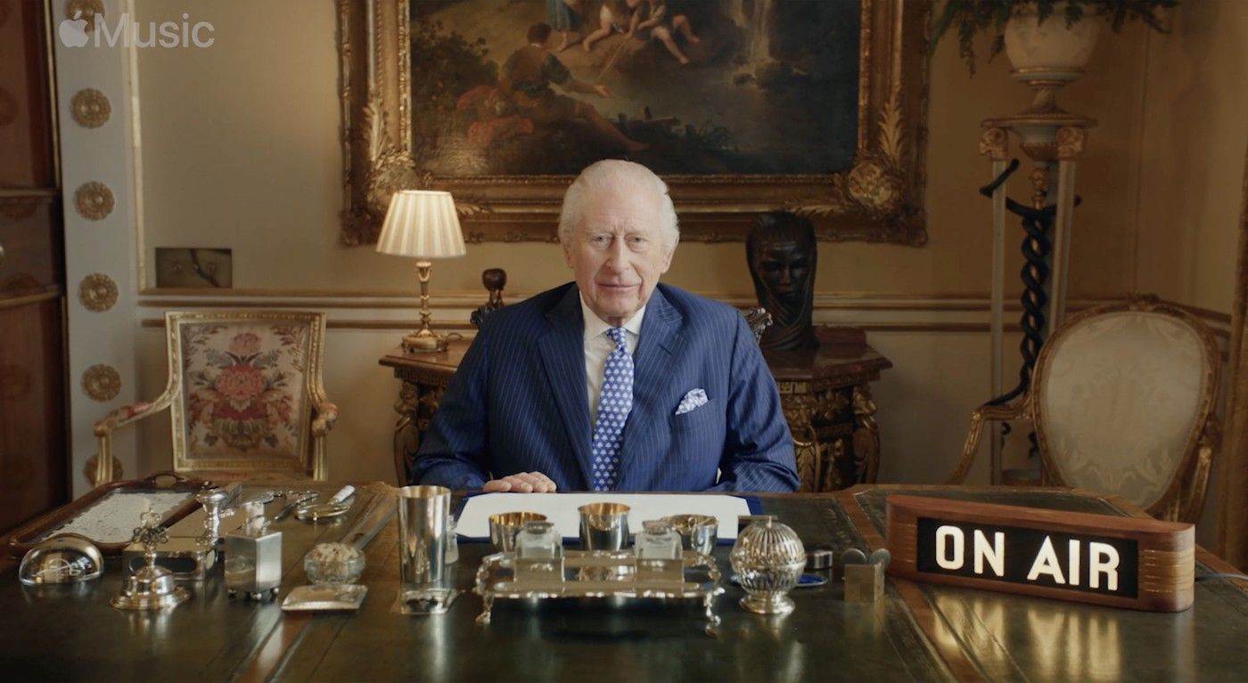  Oglasio se kralj Čarls nakon hapšenja bivšeg princa Endrua 