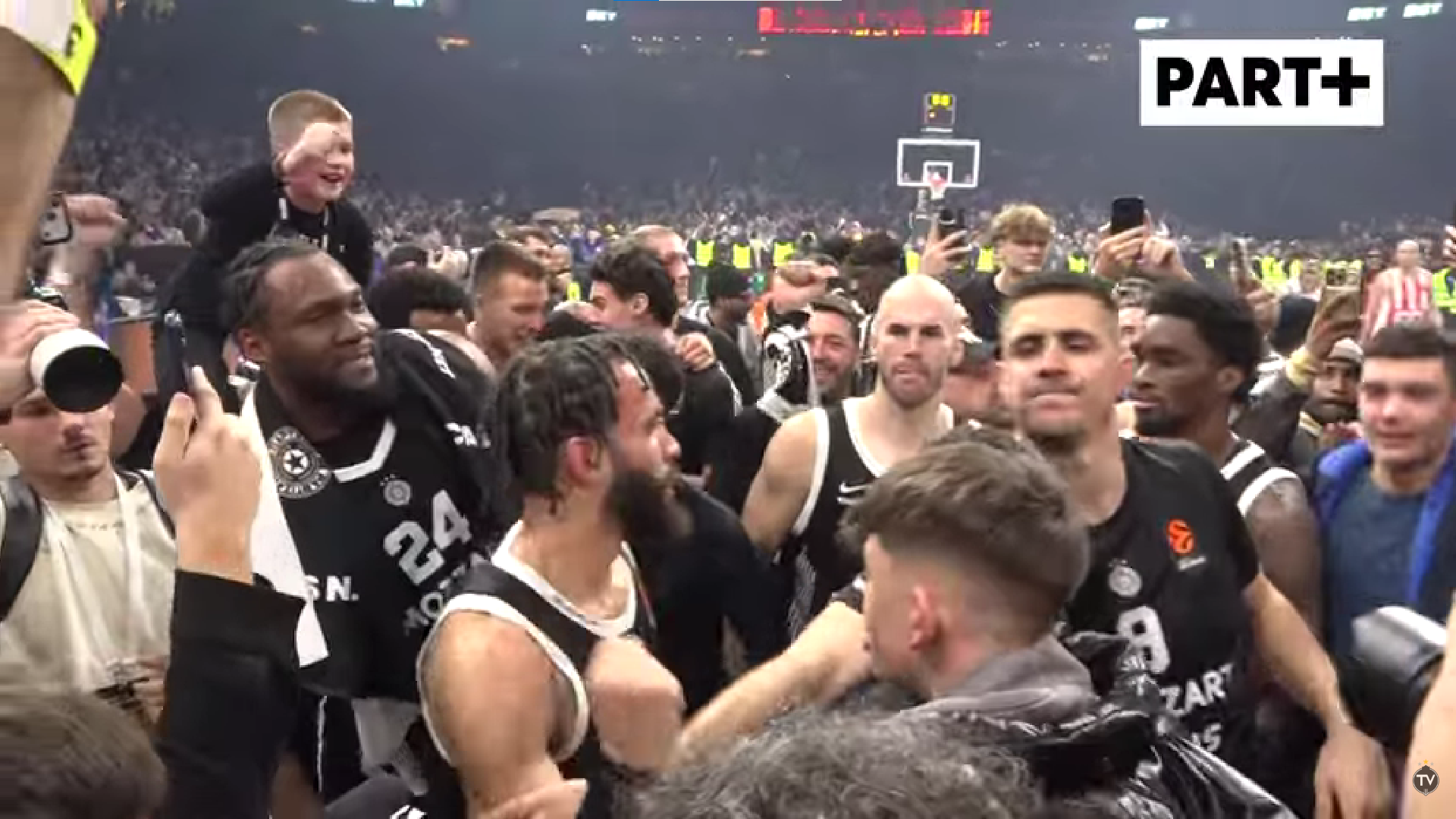  Vanja Marinković zabranio vrijeđanje Zvezde: Amerikanci podigli ruke, sve ih je opomenuo 