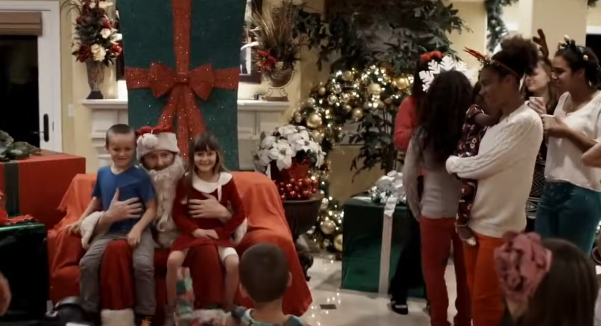  Kažu da je ovo najgori božićni film svih vremena 