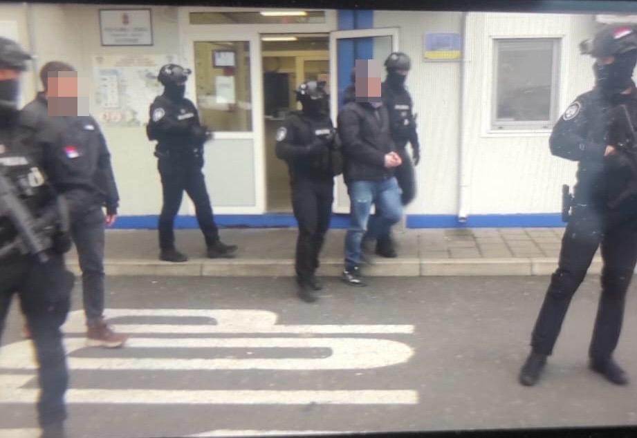  Milovan Zdravković izručen Srbiji: Član kavačkog klana sproveden uz pojačane mjere obezbjeđenja 