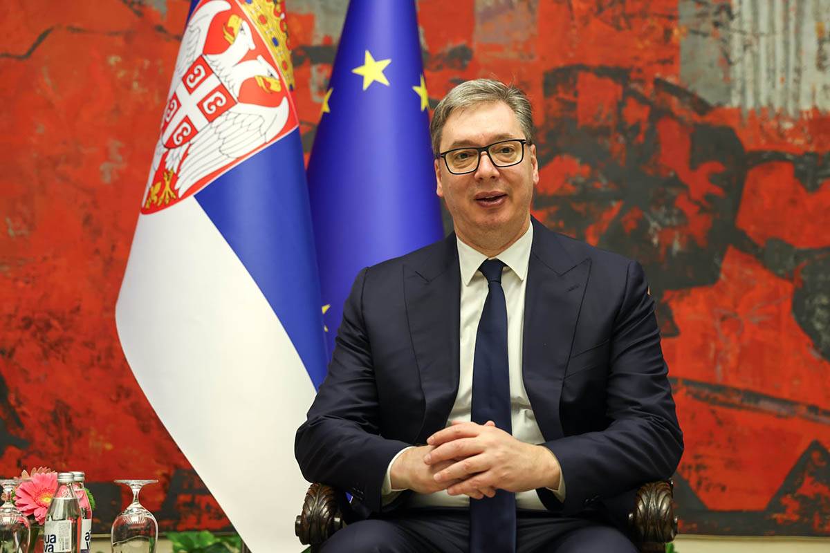  Vučić o produžetku snabdijevanja gasom za tri mjeseca 