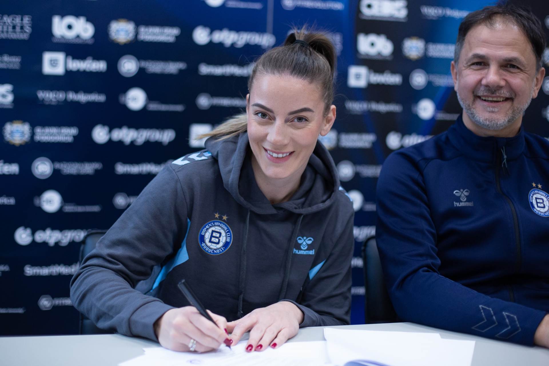  Ženski rukometni klub OTP Group Budućnost sa Jelenom Radivojević  