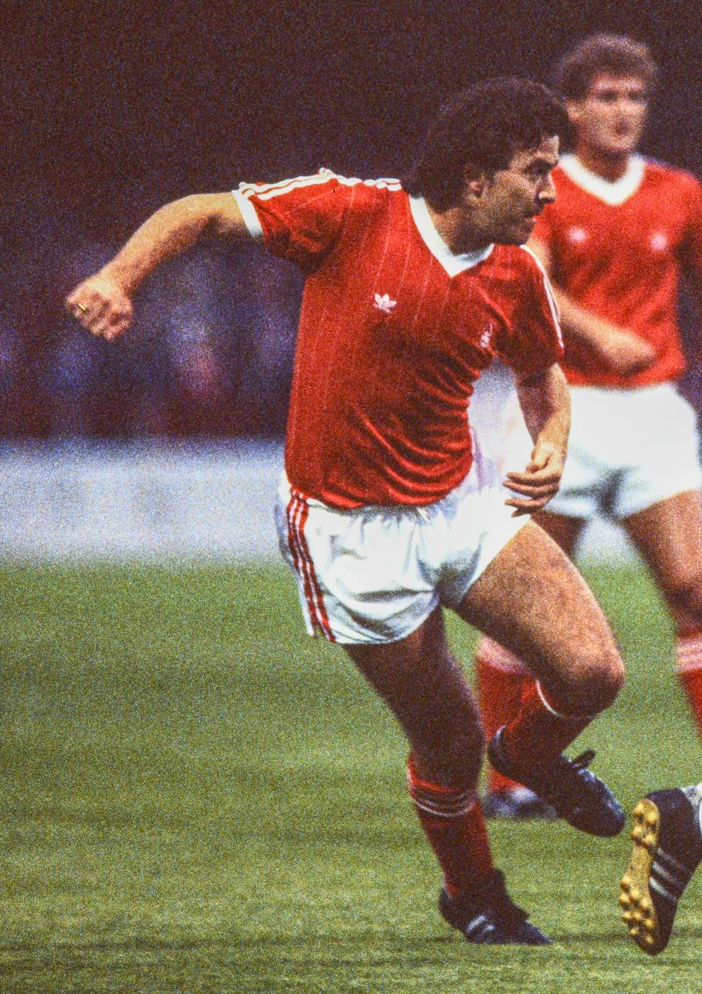  Preminuo je fudbalski Pikaso: Bio neuredan, nespreman, a onda je postao jedan od najboljih ikad 