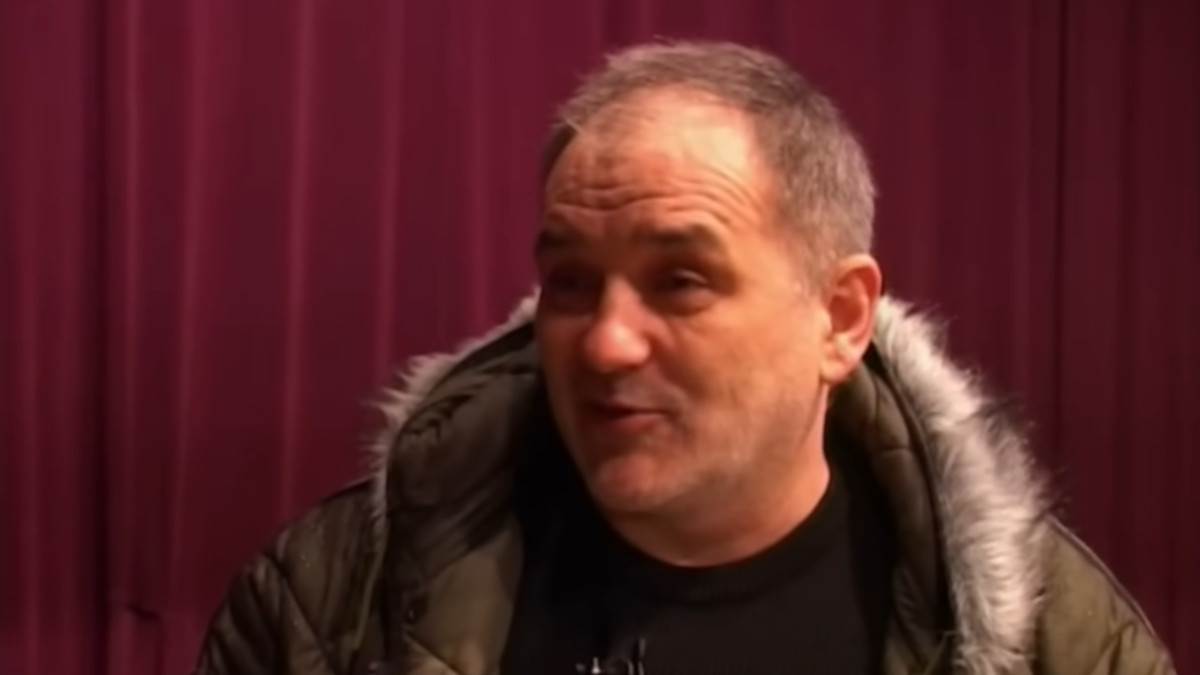  Okićena kuća Đorđa Balaševića u Novom Sadu oduševila sve:  Ogromna jelka u dvorištu, dali joj posebn 