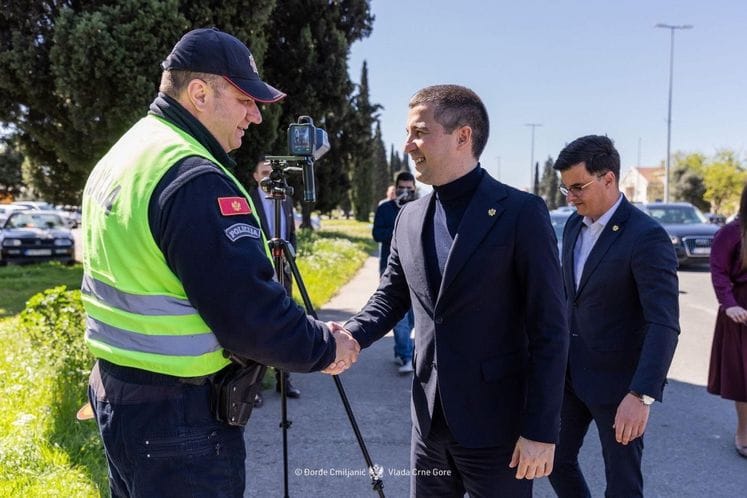  Vlada dala saglasnost da se do 31.decembra raspiše poziv za zapošljavanje 514 viskoškolaca u policij 