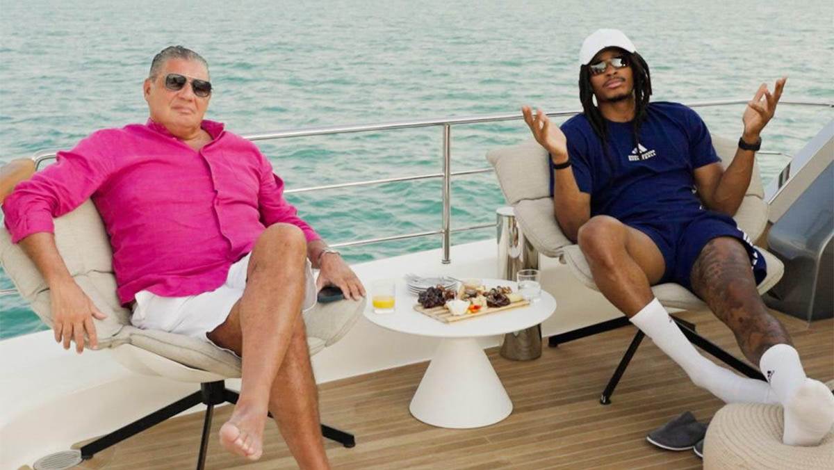  Miško Ražnatović objavio fotku sa Čimom Monekeom sa jahte 