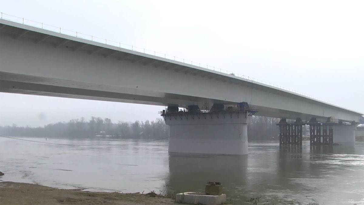  Herojski potez u Novom Sadu: Profesor bez oklevanja skočio u ledeni Dunav i spasao djevojku od sigurne smrti 