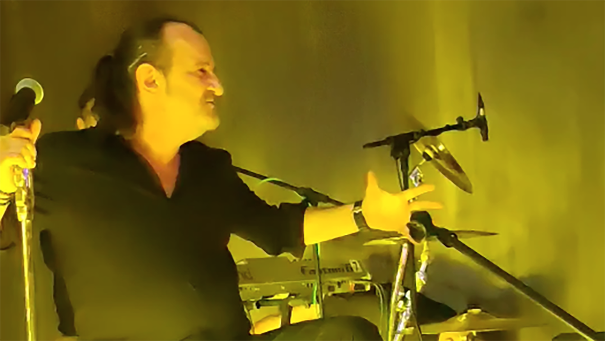  Aca Lukas pobijesnio na bini i napravio totalni haos: Folker ušao u žestoku raspravu, evo šta je uradio (VIDEO) 