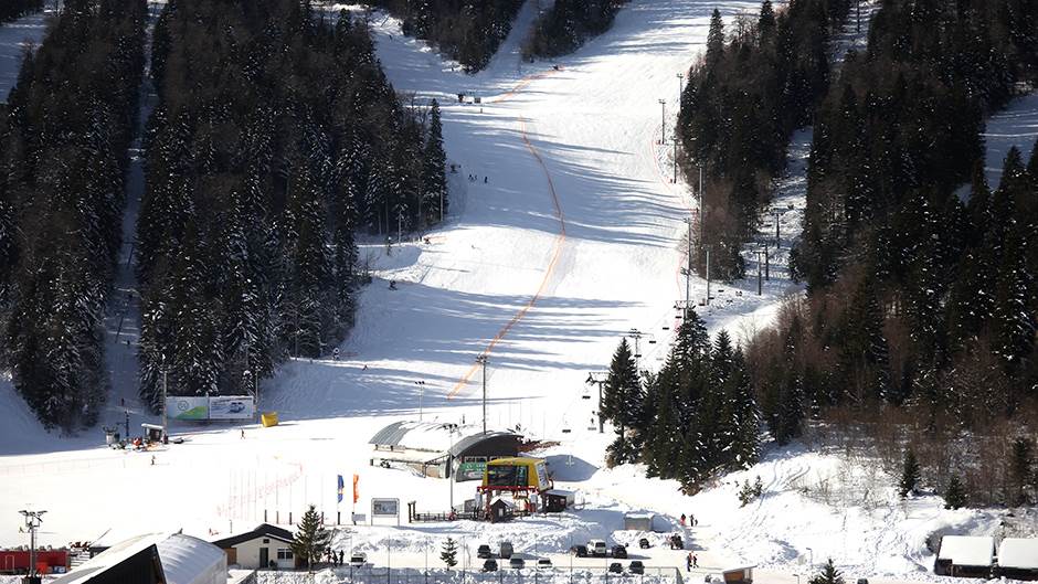  Na dječaka pala sajla tokom skijanja: Zadobio teške tjelesne povrede, drama na Bjelašnici 