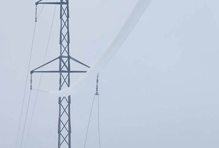  CEDIS: Polomljen stub na dalekovodu na Žabljaku usljed sniježnih nanosa i udara vjetra, RDC bez stru 