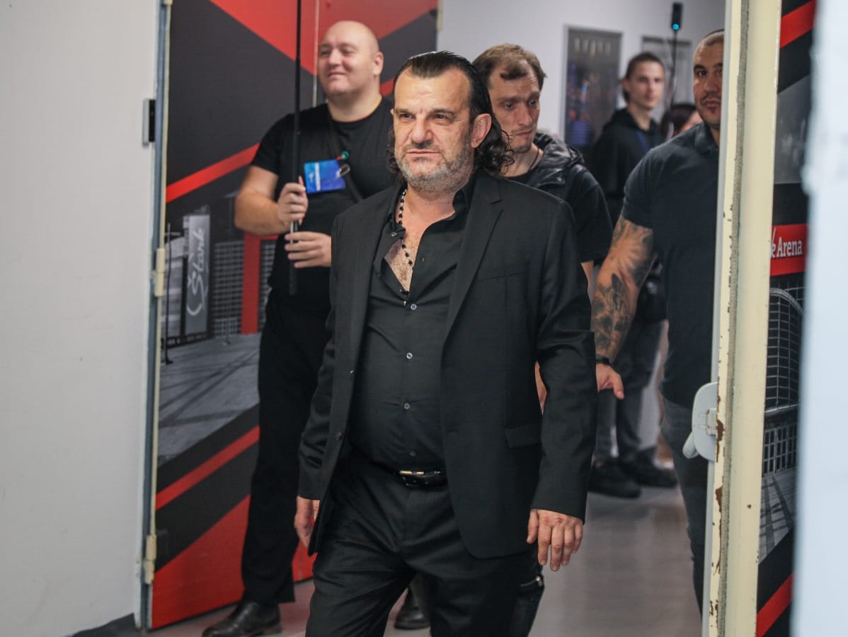  Uhapšen muškarac sa Pala: Više puta udario u vozilo u kojem je bio Aca Lukas 