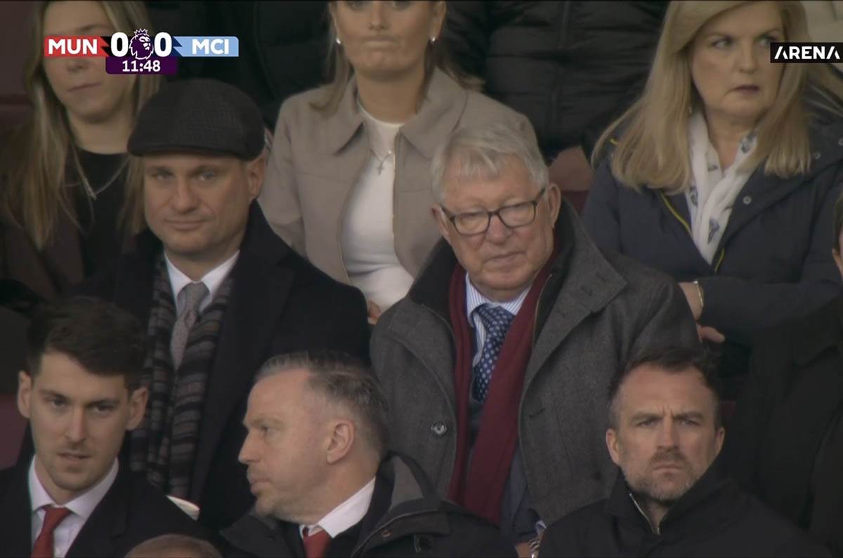  Nemanja Vidić ponovo na Old Trafordu: Legenda bodri bivši klub u društvu Aleksa Fergusona 