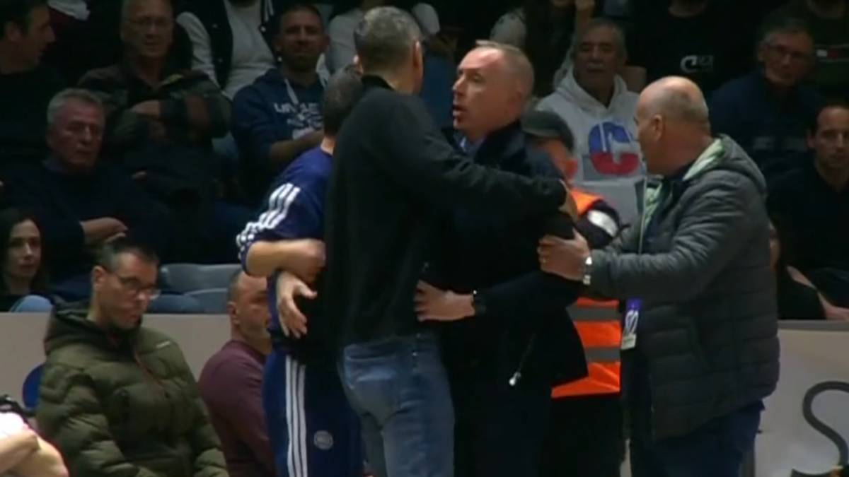  Sukob na meču Crvene zvezde u Zadru 