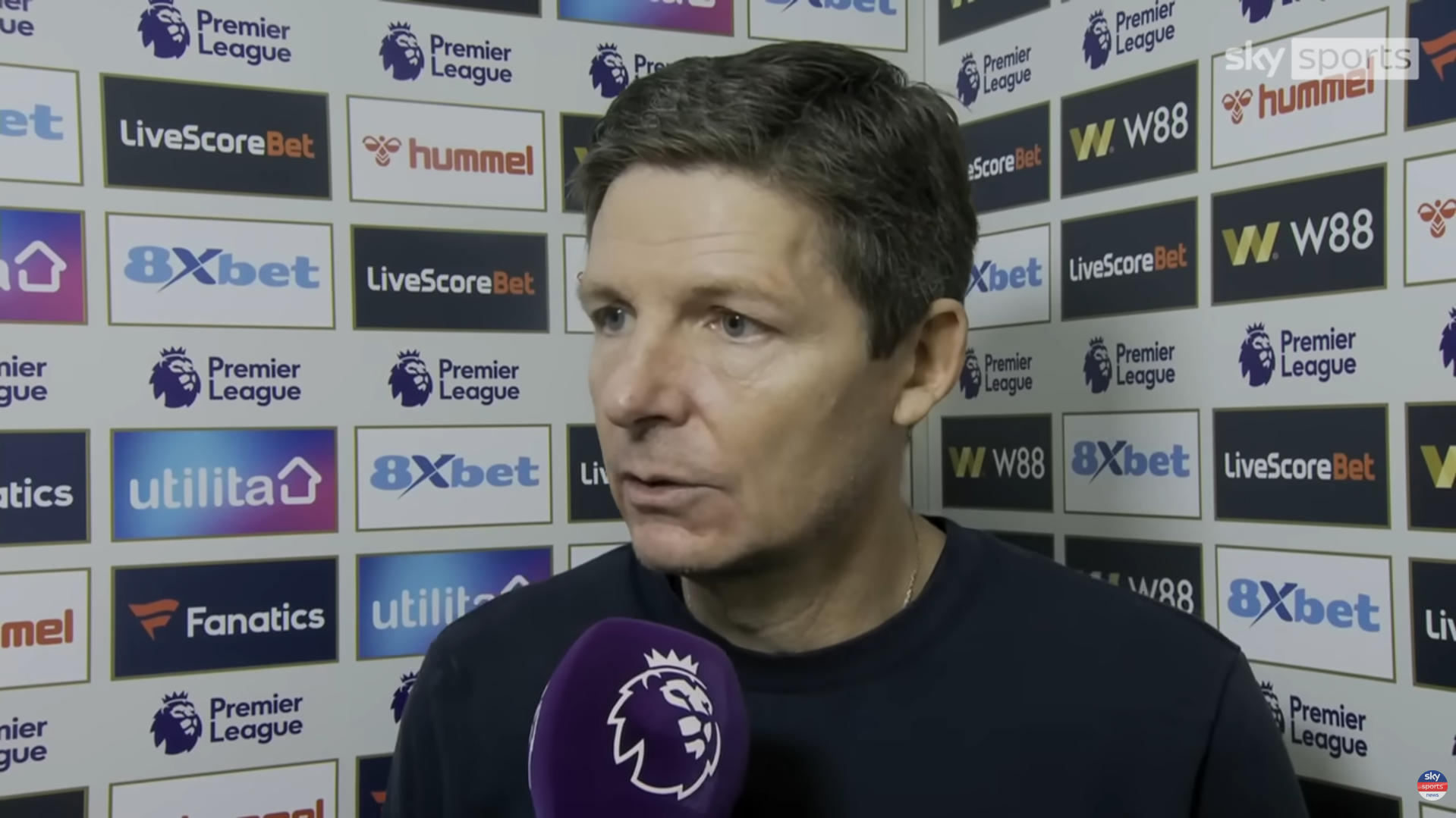  Haos u Premijer ligi zbog šok izjave poznatog trenera: Žestoko prozvao klub u miks-zoni, optužio ga  