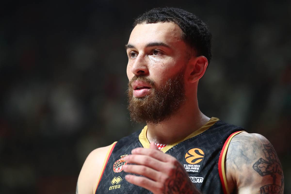  "Najgori sam i treba da se penzionišem": Majk Džejms izgubio živce poslije poraza od Zvezde 