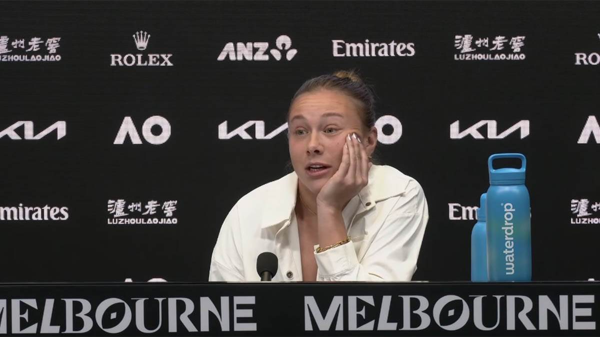  Prekinuta konferencija Ruskinje koja igra pod zastavom SAD 