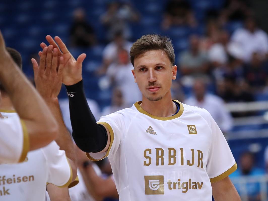  Ko je Aleksa Radanov, novi košarkaš Partizan? Bio zlatno dijete Zvezde, posle svadbe ostao bez medal 