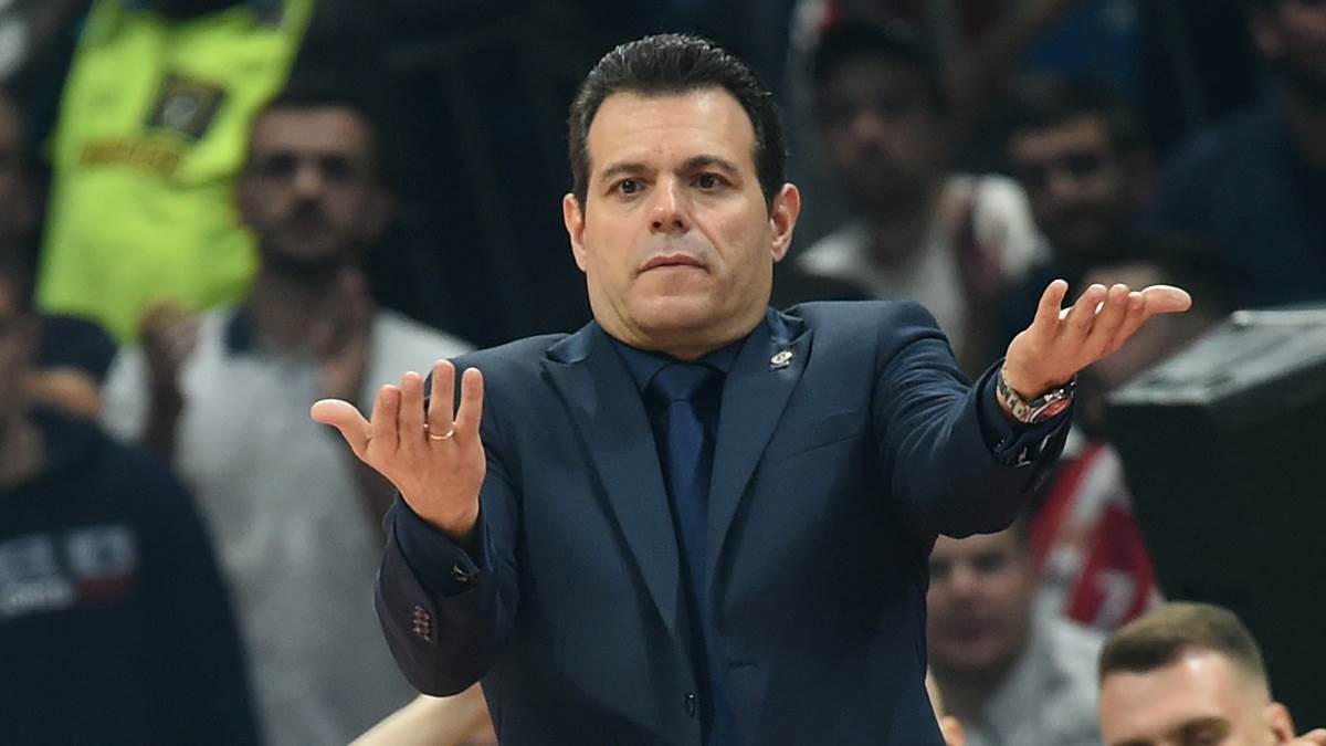  Trener Hapoela Dimitris Itudis držao je igrače dva sata posle poraza od Bajerna 