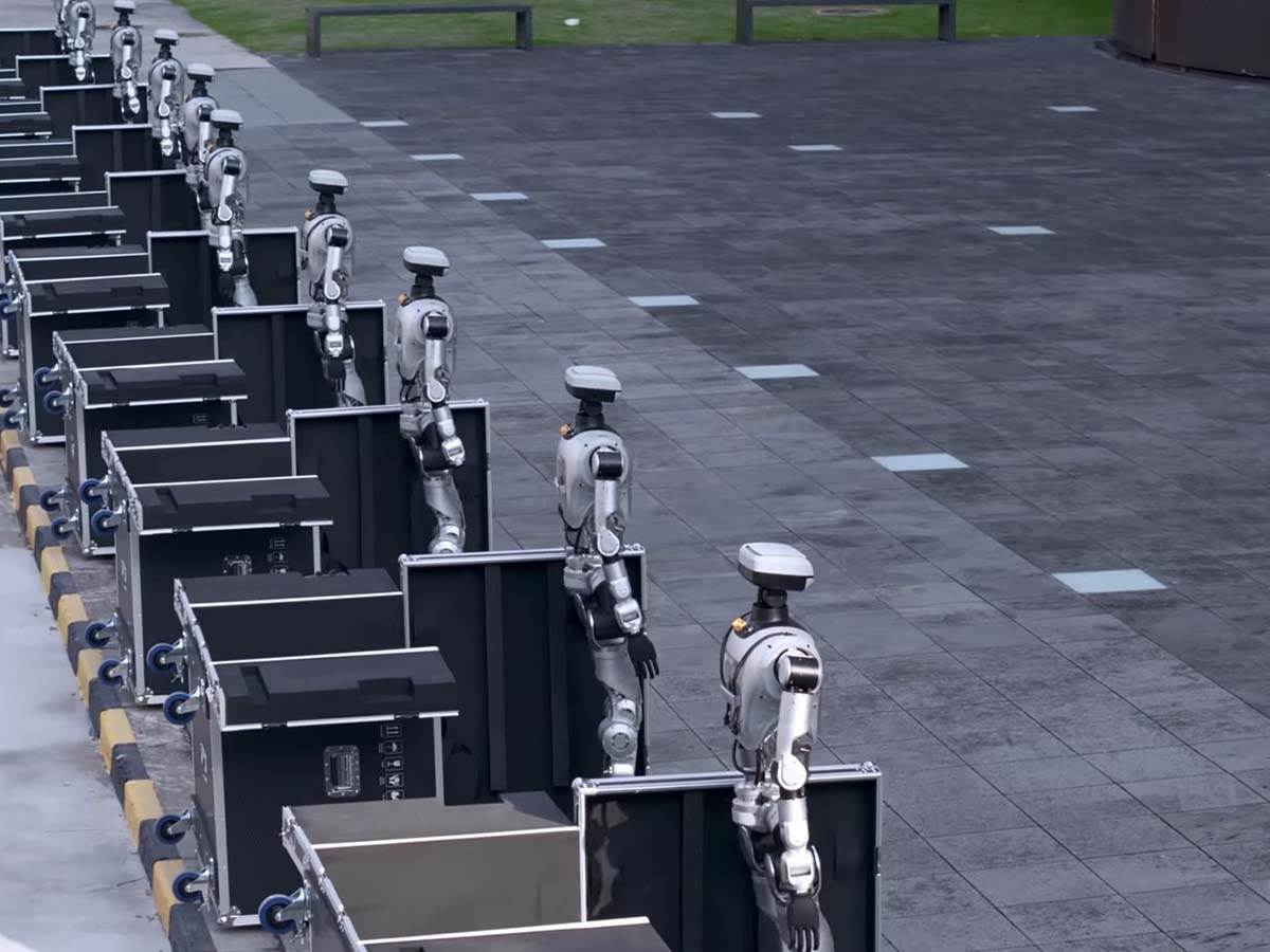  Roboti sami izlaze iz sanduka i kreću na posao: Prizor iz kineske fabrike obišao planetu 