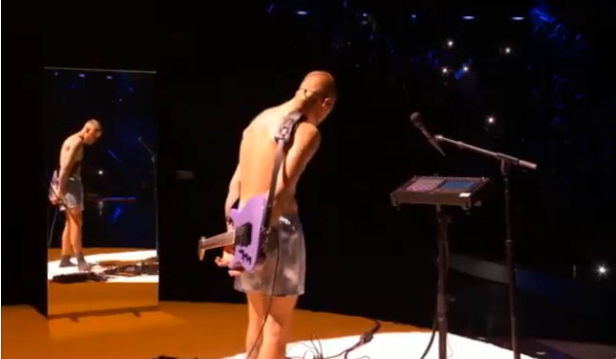  "Čovjeku treba pomoć": Džastin Biber u gaćama i čarapama na bini Gremija, mreže se zapalile od komen 