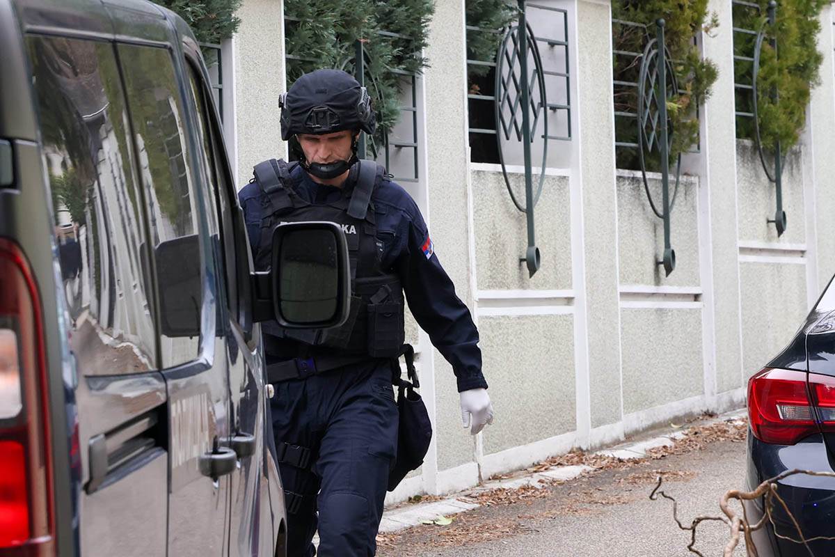  Oglasile se Čoline komšije nakon što je bačena bomba na njegovu vilu 