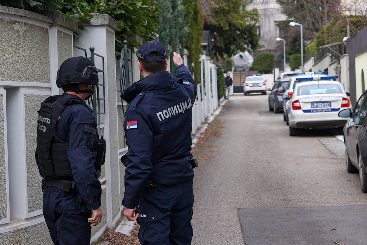  Uhapšen osumnjičeni za napad na vilu Zdravka Čolića: Policija traži i njegovog saradnika 